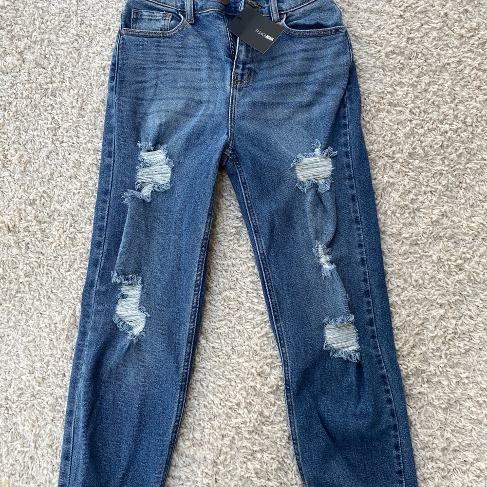 *NWT* Fashion Nova boyfriend ripped jeans
